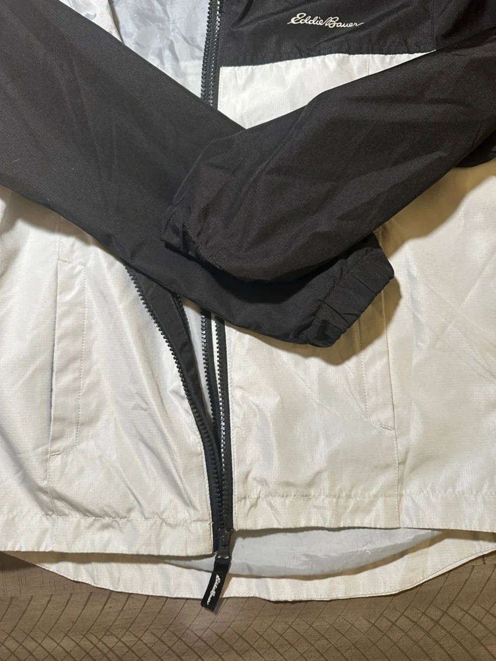 Eddie Bauer lightweight hooded